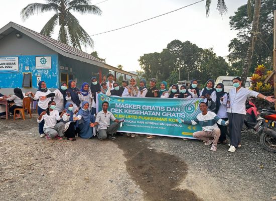 Puskesmas Kobe Bagi Masker dan Cek Kesehatan Gratis 
