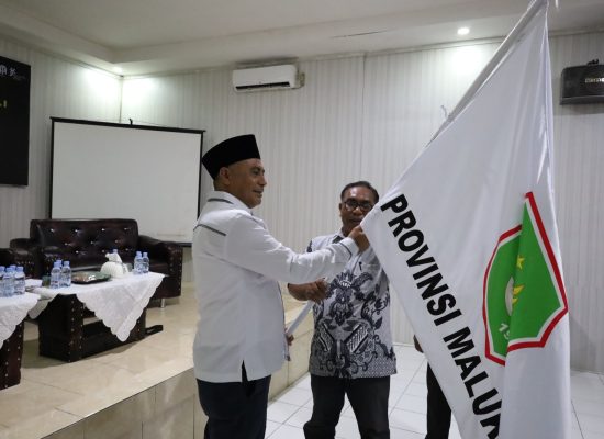 Kabag TU Kanwil Kemenag Maluku Utara Lepas Kontingen Rohis Nasional I Tahun 2025