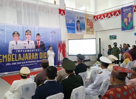 Gubernur Sherly Sebut Ada Penambahan Penghasilan Guru
