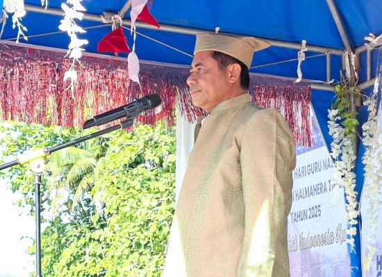 Di Balik Khidmat Upacara Hari Guru Nasional di Haltim: Harapan, Rasa Hormat, dan Pesan Mendalam Bupati Ubaid Yakub