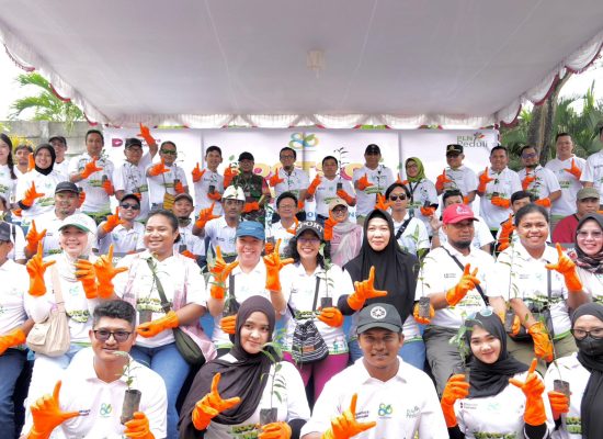 PLN Tanam 2.500 Pohon di Jayapura, Perkuat Komitmen Terhadap Energi Hijau dan Keberlanjutan