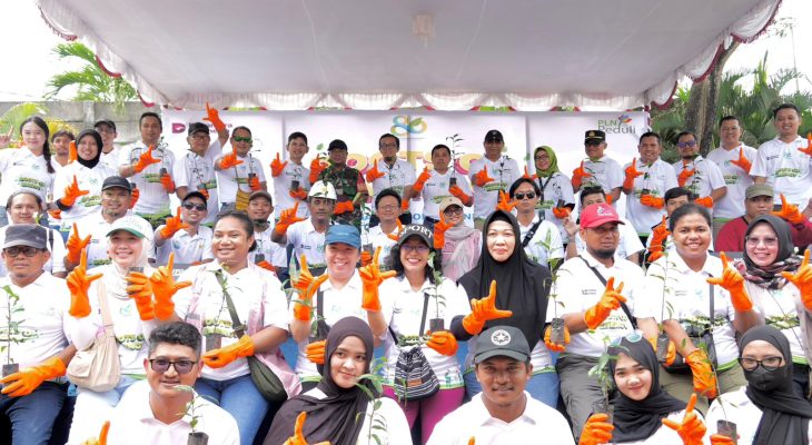 PLN Tanam 2.500 Pohon di Jayapura, Perkuat Komitmen Terhadap Energi Hijau dan Keberlanjutan