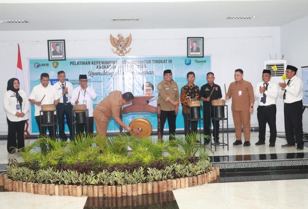 Launching Proper SIAP ABANG, Nyong Umar: Permudah OPD di Kota Ternate ...