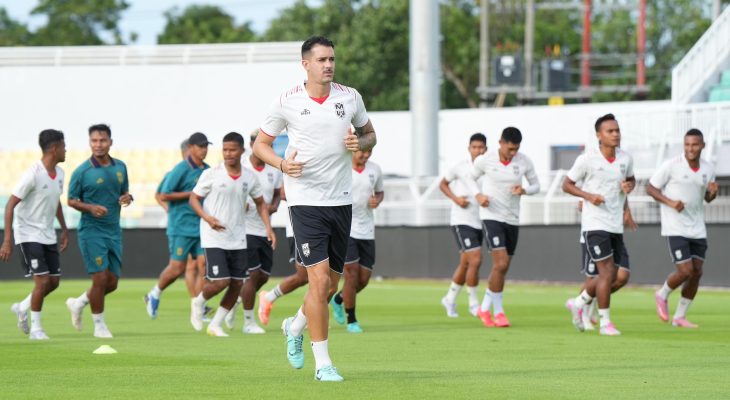 Kejar Tiga Poin, Coach Hendri Pastikan Malut United Tampil Konsistensi Lawan PSM