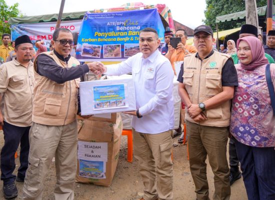 Wamen Ossy Terjun ke Lokasi Bencana Sumut, Serahkan Bantuan dan Dengarkan Cerita Warga Terdampak