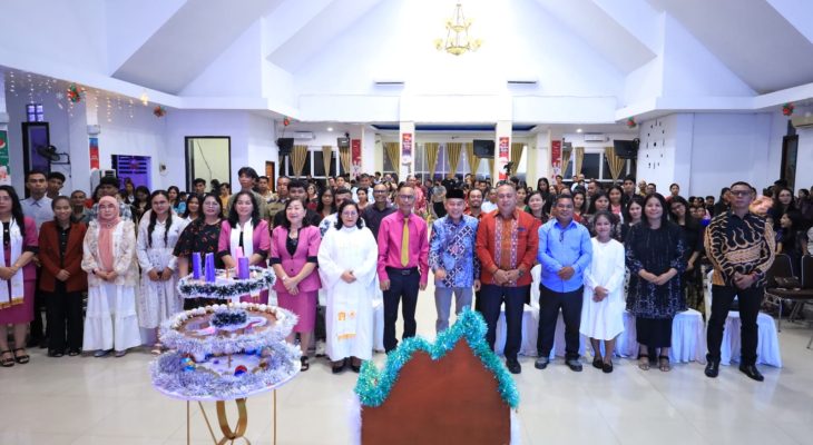 Hadiri Ibadah Malam Natal, Kakanwil Sampaikan Pesan Kemanusiaan dan Kebersamaan