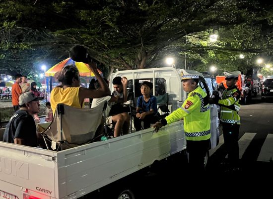 Ditlantas Polda Malut Tertibkan Mobil Bak Terbuka yang Angkut Penumpang