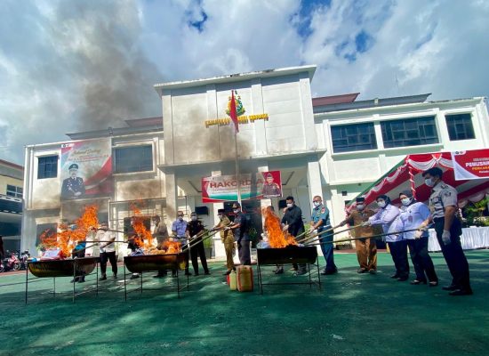 Kejari Ternate Musnahkan 11 Perkara Narkotika dan 21 Perkara Tindak Pidana Umum Berkekuatan Hukum