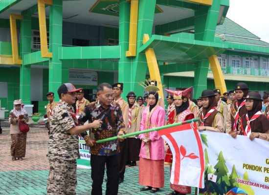 Perkemahan Madrasah Maluku Utara 2025 Dibuka dengan Pawai Karnaval Pramuka