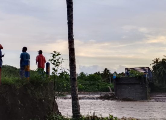 Banjir, Jembatan Ake Aru di Galela Utara Putus