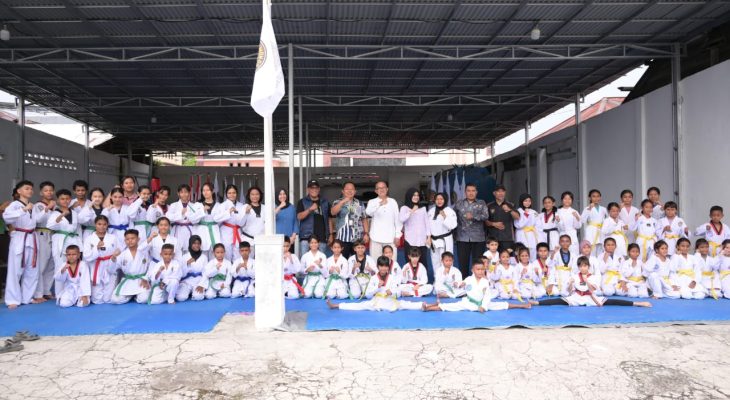 Sekda Ternate Lepas Atlet Taekwondo Yuseda Bertanding di Makassar 