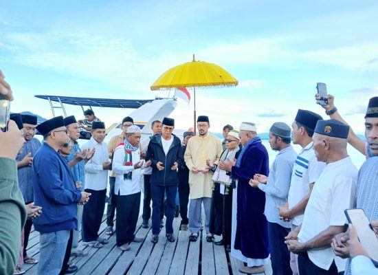 Sultan Bacan Hadiri Prosesi Pemasangan Tiang Alif Masjid Al-Muhajirin Desa Pelita