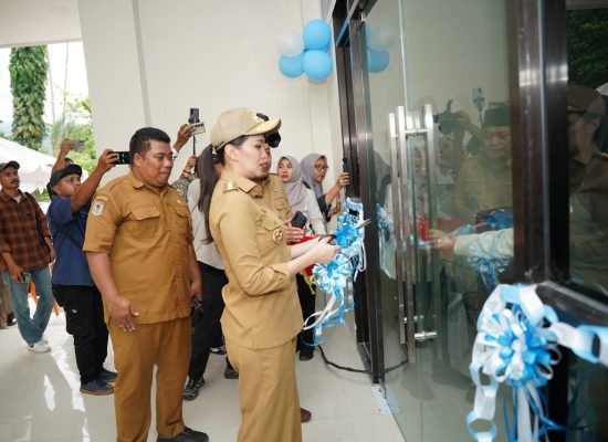 Gubernur Sherly Minta Disnakertrans Siapkan SDM Bersaing di Bursa Kerja