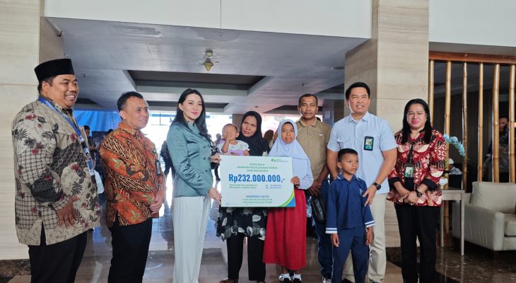 Gubernur Maluku Utara Serahkan Santunan BPJS Ketenagakerjaan JKK Rp232 Juta kepada Ahli Waris Nelayan