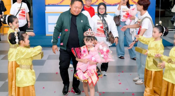 Sekda Ternate Jemput Nur Ainun Ratu Azzahra, Runner Up Miss Toddler Indonesia