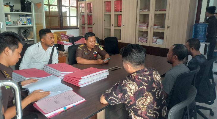 Ditpolairud Polda Malut Serahkan Tersangka Kasus Destructive Fishing ke Kejari Halteng