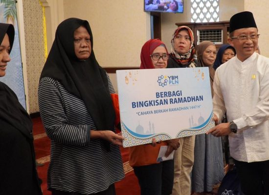 Berbagi Berkah Sepanjang Ramadan 1447 H, YBM PLN Salurkan 45 Ribu Paket Bingkisan