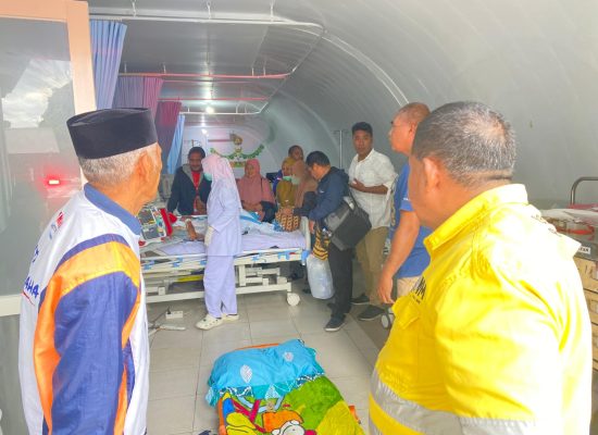 NHM Peduli Evakuasi Pasien dari Halmahera Utara ke Manado dengan Helikopter