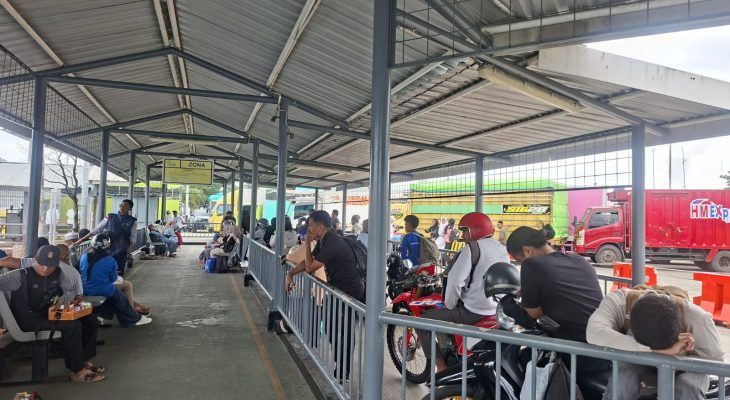 Keberangkatan Ferry Bastiong–Rum Molor, Penumpang Mengeluh