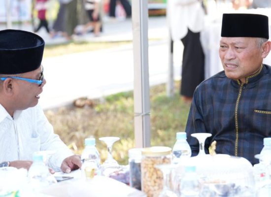 Wagub Maluku Utara Salat Idulfitri di Masjid Raya Sofifi, Ada Open House