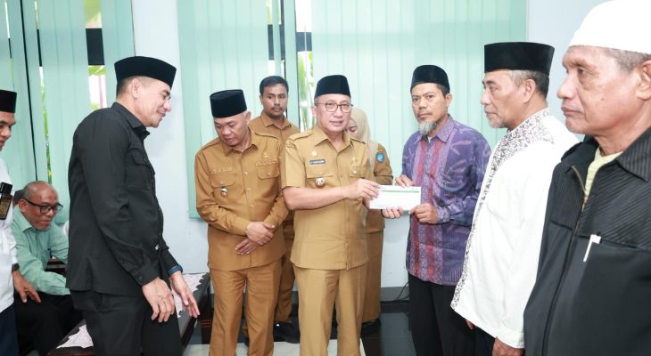 Pemkot Ternate Salurkan Insentif Imam dan Pengasuh TPQ 