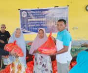 Arumba Jaya Perkasa Salurkan Paket Sembako di Desa Lingkar Tambang