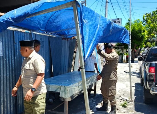 Satpol PP Ternate Tertibkan Lapak Jualan di Pinggir Jalan Pasca Lebaran