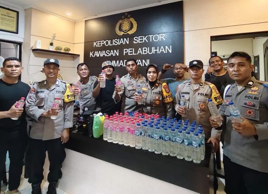 Polsek KP3 Ahmad Yani Ternate Sita Minuman Keras di Atas Kapal