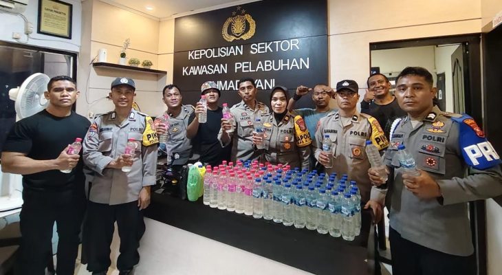 Polsek KP3 Ahmad Yani Ternate Sita Minuman Keras di Atas Kapal
