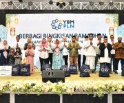 Momentum Bulan Ramadan, YBM PLN UIP MPA Salurkan Ratusan Bingkisan di Jayapura