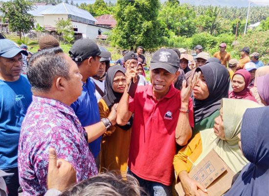 Minta Kejelasan Tempat, Para Pedagang di Kota Ternate Aksi Palang Jalan