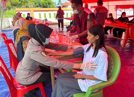 Polda Maluku Utara Lakukan Trauma Healing Bersama Anak-anak di Patani Barat