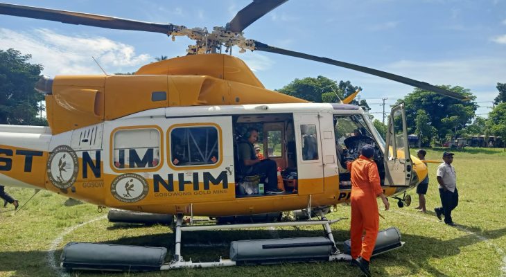 NHM Bantu Rujuk Pasien dari Halut ke Manado dengan Helikopter