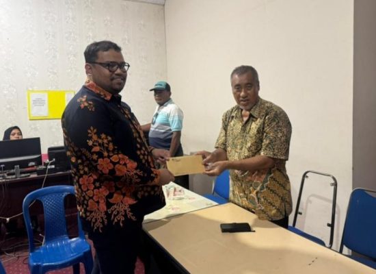 BPJS Ketenagakerjaan Ternate Serahkan Bantuan Korban Gempa Batang Dua