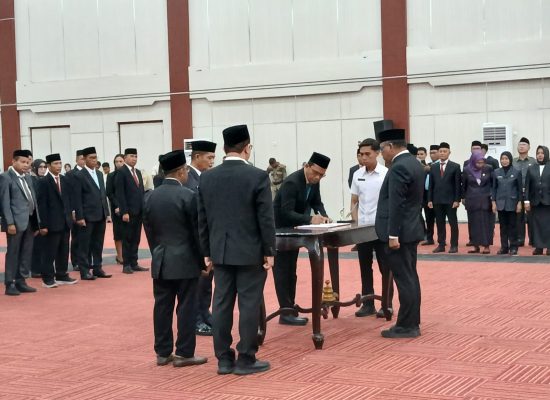 Sekprov Malut Pimpin Pelantikan Pejabat, Dua Kadis Resmi Definitif