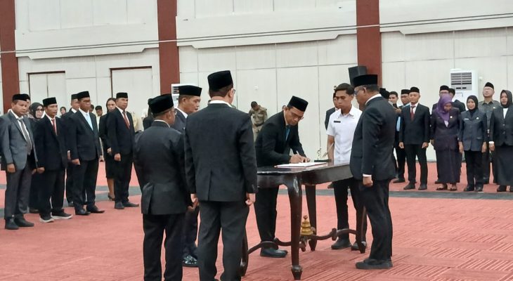 Sekprov Malut Pimpin Pelantikan Pejabat, Dua Kadis Resmi Definitif