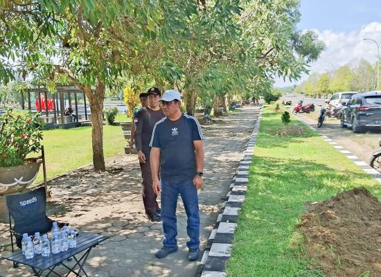 Program Go Green, Bupati Haltim Pimpin Penanaman Pohon di Kawasan Pemerintahan