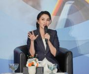 Gubernur Sherly Soroti Harga Tiket Pesawat yang Hambat Wisata