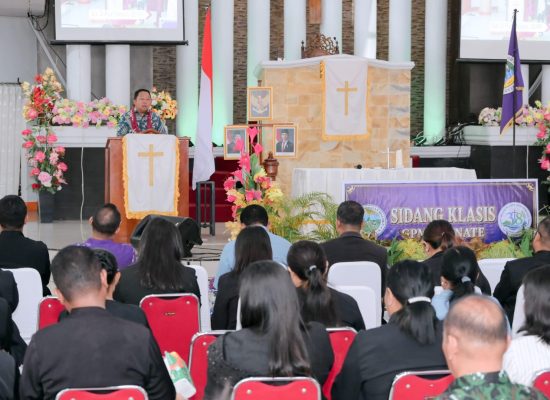 Sekda Ternate Hadiri Sidang Klasis ke-38 GPM Ternate