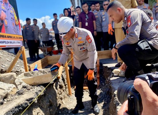 Kapolda Waris Agono Lakukan Peletakan Batu Pertama Pembangunan Gedung SPKT