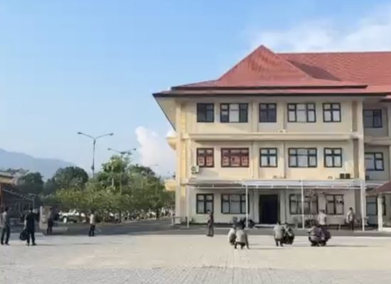 Gempa Bumi M7,6: Sejumlah Bangunan di Maluku Utara Rusak