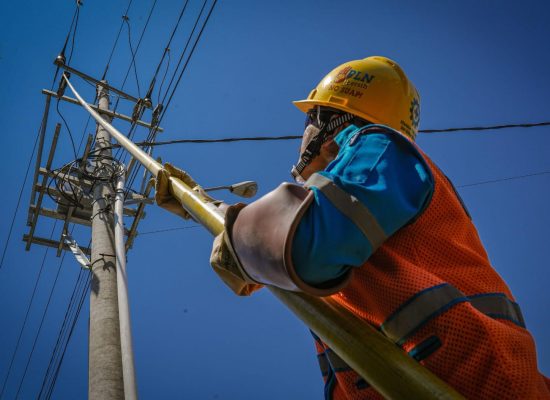Warga Bayar Tagihan Tapi Listrik di Mandioli Utara Tak Layak, PLN Dikritik