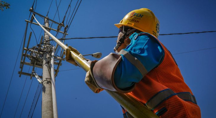 Warga Bayar Tagihan Tapi Listrik di Mandioli Utara Tak Layak, PLN Dikritik