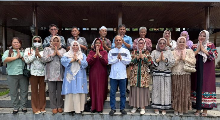 Kerukunan Keluarga Kawanua Ternate Silaturahmi dengan Sultan Hidayat Syah