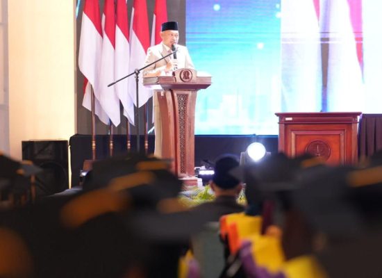320 Lulusan Universitas Terbuka Ternate Diwisuda, Wagub Soroti Pentingnya UU Kepulauan