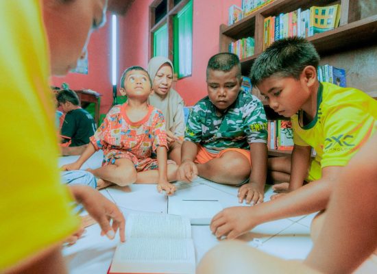 Bangun Rumah Baca, Harita Nickel Tumbuhkan Minat Baca Anak di Daerah 3T