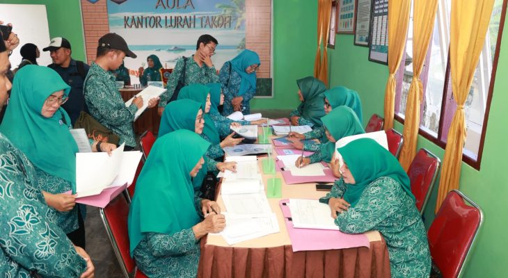 Penilaian Lomba 10 Program Pokok PKK Tingkat Kota Ternate di Takofi, Kecamatan Moti