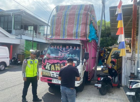 Satlantas Polres Ternate Tertibkan Muatan Sopir Truk 