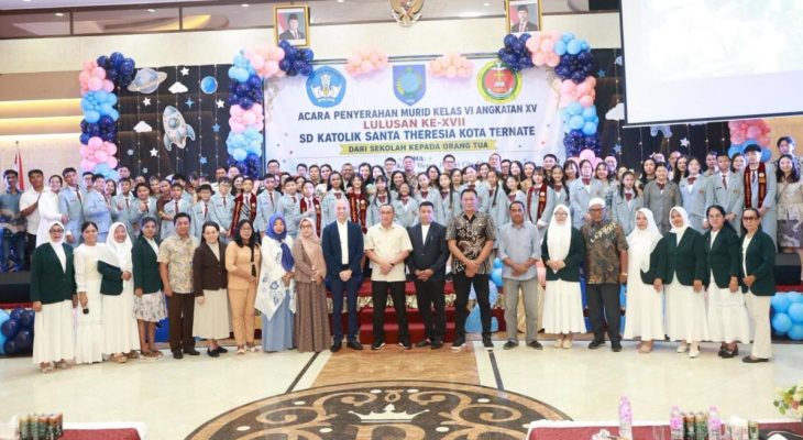 Wali Kota Ternate Beri Selamat kepada Para Lulusan SD Santa Theresia