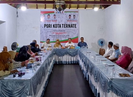 Rapat Pengurus PGRI Kota Ternate: Bahas Peluncuran Gerakan Nasional 1 Juta Guru Mahir AI & Coding hingga Pembentukan Panitia HUT dan Konferensi Kerja